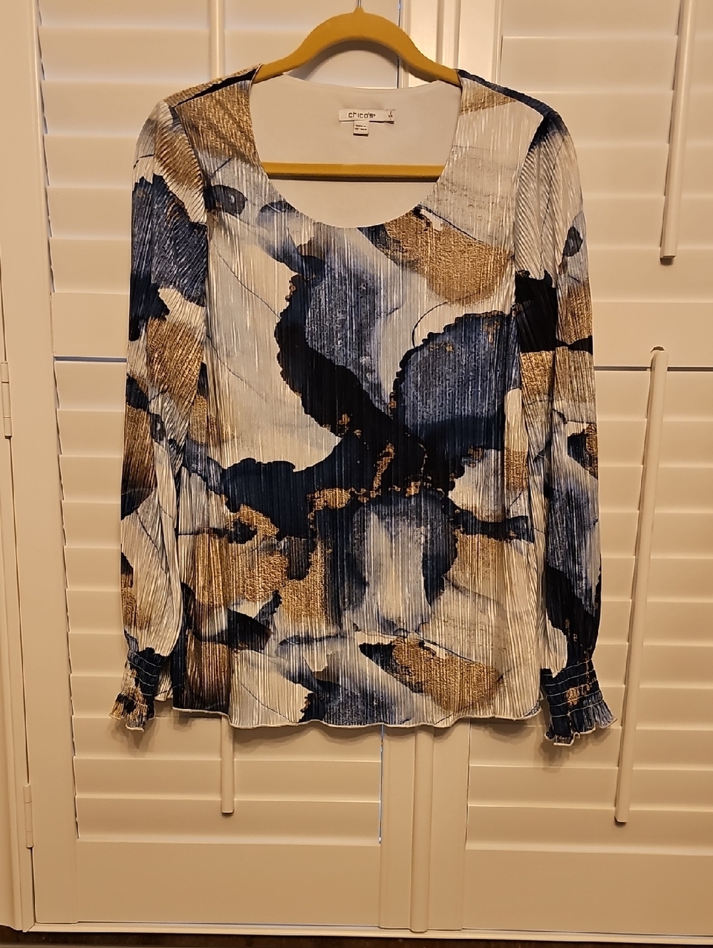 Chico's Foil Ocean Print, Navy, White & Gold Abstract Pleated Scoop Neck Top